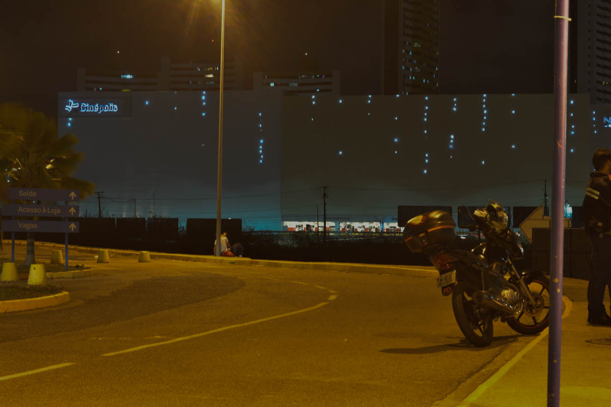 Natal Shopping todo iluminado, cadê a árvore?