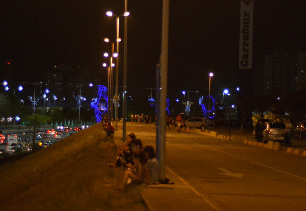Árvore de Natal foi acesa nesta quinta (10) em Natal-RN