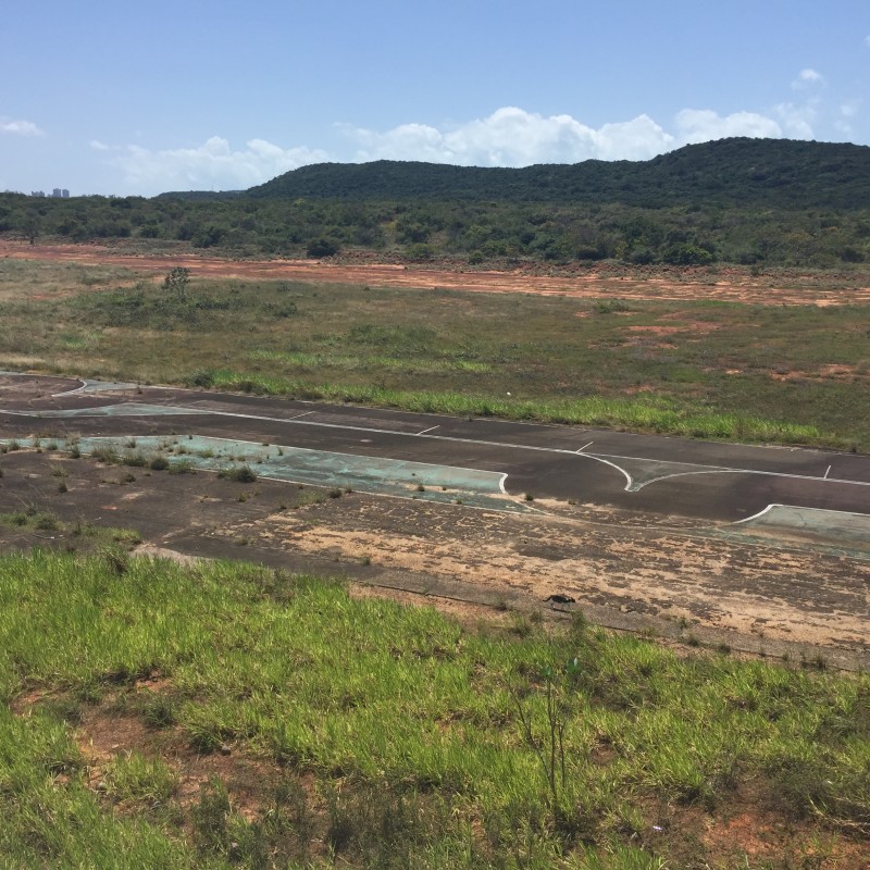 Pista de aeromodelismo está dessa forma