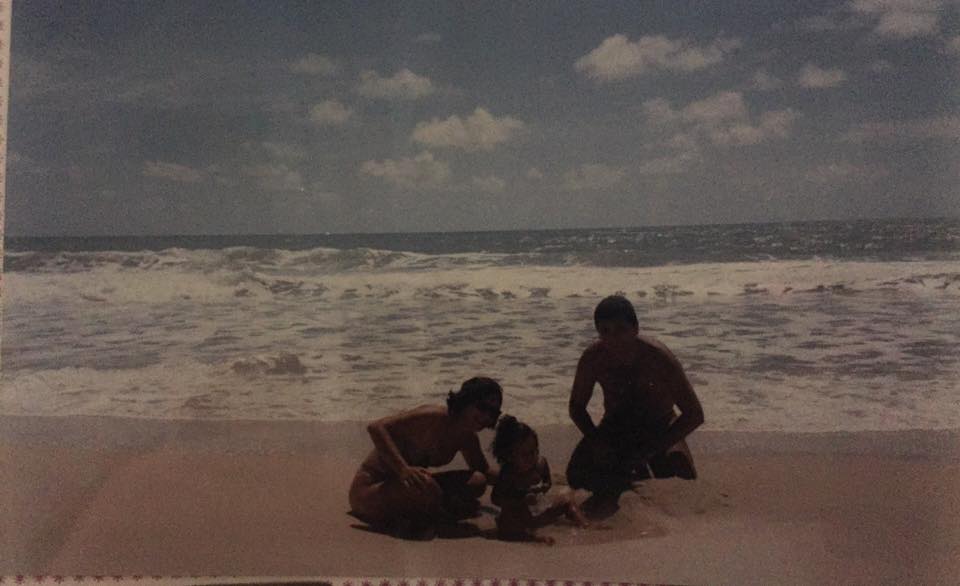 Praia de Búzios com meus pais em 1996