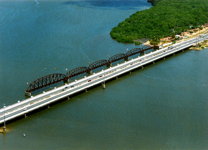 Ponte Velha e nova juntas