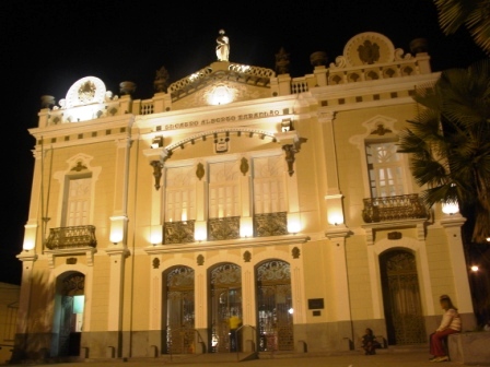 Teatro_Alberto_Maranhão_a_noite
