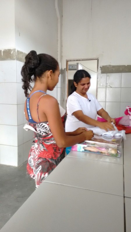 Mãe e filha se reencontram (Foto: Assessoria da Polícia Militar)