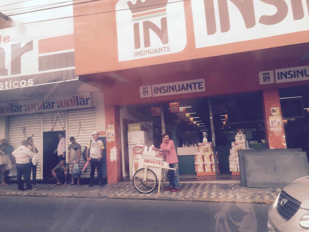 Comércio do Alecrim em todo vapor às 13 horas (Fotos: Lara Paiva)