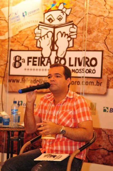 O escritor Márcio Benjamin (Foto: Divulgação/Facebook)
